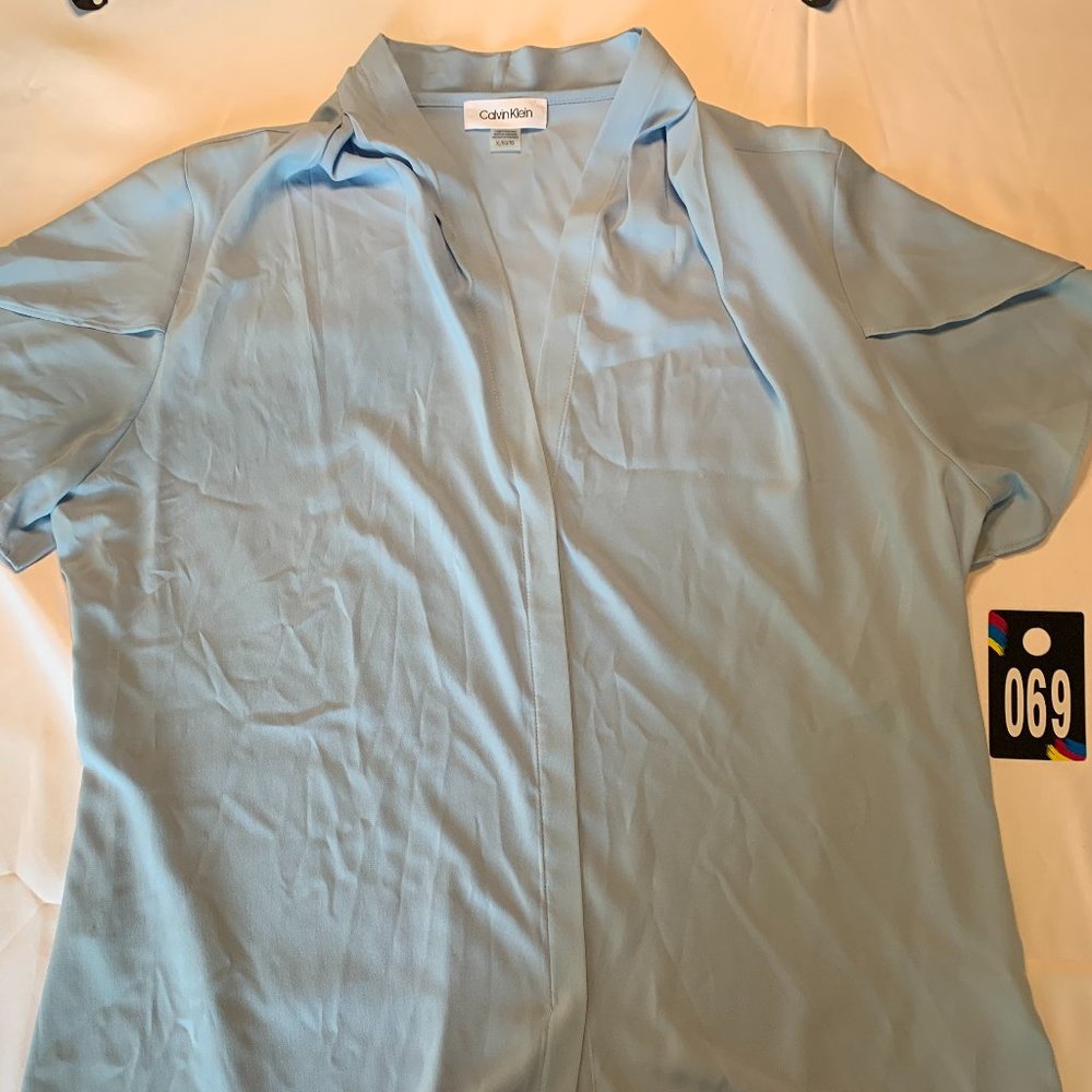 Calvin Klein NWOT Semi-Sheer V-Neck  Sz. XL Blue